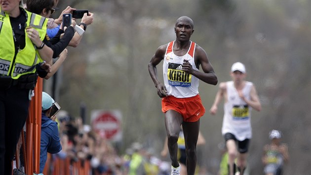 Geoffrey Kirui vede Bostonsk maraton, za nm b Gallen Rupp.