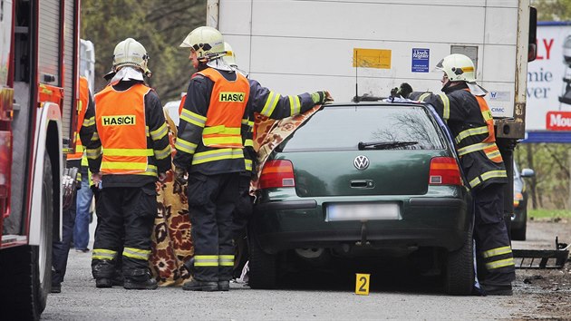 Tragick nehoda na odpovadle U ty sud na silnici mezi Plzn a Stbrem. (12. dubna 2017)