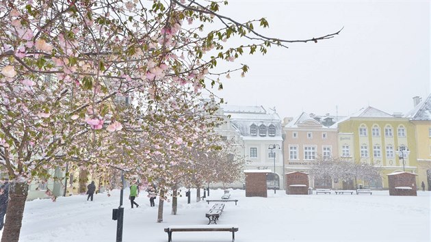 Centrum Bruntlu ve stedu dopoledne.