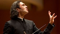 S Českou filharmonií poprvé vystoupí hvězdný ruský dirigent Vladimir Jurowski. S Českou filharmonií poprvé vystoupí hvězdný ruský dirigent Vladimir Jurowski.