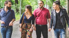 Vztahy s přáteli, rodinou, partnerem jsou pro spokojený a zdravý život více než... Vztahy s přáteli, rodinou, partnerem jsou pro spokojený a zdravý život více než...