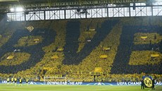 BVB. Choreo slavné dortmundské jiní tribuny bhem utkání mezi Borussií a...