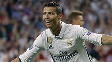 HATTRICK. Cristiano Ronaldo se raduje z tetí branky v odvetném zápase...