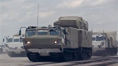 Nové verze komplexů protivzdušné obrany mají označení Tor-M2DT a Pancir-SA.... Nové verze komplexů protivzdušné obrany mají označení Tor-M2DT a Pancir-SA....