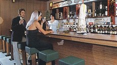 Hotel s vinárnou a restaurací druhé cenové skupiny patřil mezi špičku. V oblibě... Hotel s vinárnou a restaurací druhé cenové skupiny patřil mezi špičku. V oblibě...