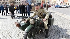 René Kotěra z Okrouhlice vlastní i válečný motocykl sovětské výroby M-72. René Kotěra z Okrouhlice vlastní i válečný motocykl sovětské výroby M-72.