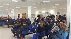 Centrum azylové a migrační politiky se kvůli odporu obyvatel přesune ze... Centrum azylové a migrační politiky se kvůli odporu obyvatel přesune ze...