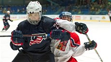 Momentka z utkání eských hokejist do 18 let s výbrem USA na mistrovství...