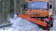 Zima letos silnice v Pardubickém kraji nešetřila. Opravy jsou v plném proudu. Zima letos silnice v Pardubickém kraji nešetřila. Opravy jsou v plném proudu.