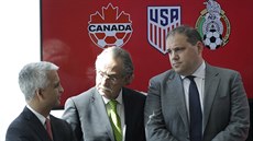 První muži amerického, mexického a kanadského fotbalu podali společnou... První muži amerického, mexického a kanadského fotbalu podali společnou...