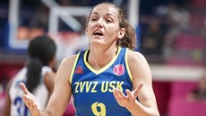 Laia Palauová z USK Praha se diví, nemyslí si, že by faulovala. Laia Palauová z USK Praha se diví, nemyslí si, že by faulovala.