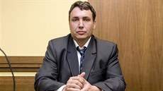 Lubor Kult se u krajského soudu v Hradci Králové zodpovídá z mnohamilionových... Lubor Kult se u krajského soudu v Hradci Králové zodpovídá z mnohamilionových...