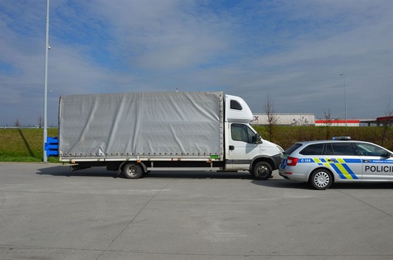 Iveco Daily bylo petíené o 4,2 tuny. Celkov váilo osm tun.