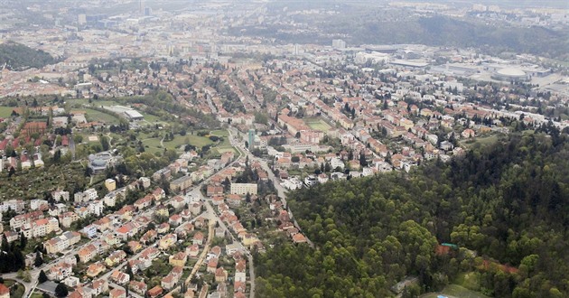 Letecký pohled na Brno. Kraví hora.