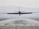 Americké pionání letadlo U-2 pistává na základn Osan v Jiní Koreji (25....