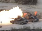Americké tanky M1 Abrams na manévrech nedaleko hranice s KLDR (26. dubna 2017)