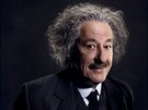 Geoffrey Rush v roli Alberta Einsteina v televizním seriálu Génius, který se...