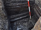Pohled do sedm tisíc let staré pravké studny, kterou archeologové nali u...