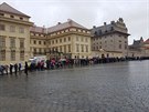 Fronta na Hrad v dešti Fronta na Hrad v dešti