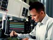 Vyvíjejte technologie pro celý svět. Siemens dává příležitost. Vyvíjejte technologie pro celý svět. Siemens dává příležitost.