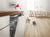 Plně vestavné myčky vypadají v kuchyni velmi dobře, ovládací panel je umístěný... Plně vestavné myčky vypadají v kuchyni velmi dobře, ovládací panel je umístěný...