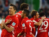 VSTC TITULU. Fotbalist Bayernu Mnichov oslavuj gl Roberta Lewandowskho...