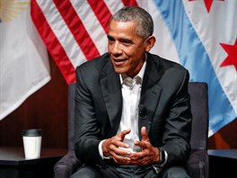 Barack Obama v pondl enil na univerzit v Chicagu. (24. dubna 2017)