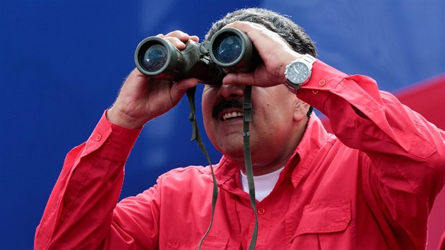 Venezuelsk prezident Nicols Maduro na provldn demonstraci v Caracasu (19. dubna 2017)
