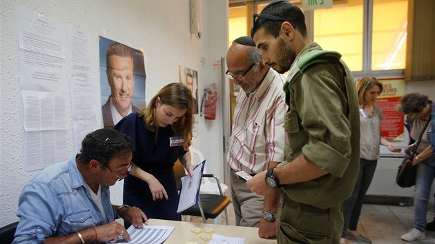 Izraelsk vojk s francouzskm obanstvm jde k prezidentskm volbm (23.duben 2017)
