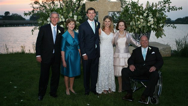 Jenna Bushov s rodinou v den sv svatby
