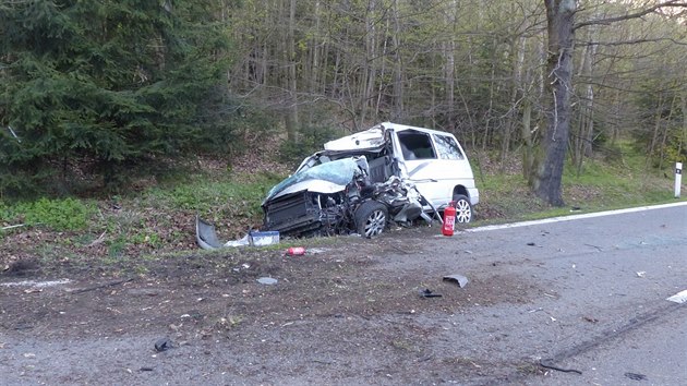 Nehoda dvou vozidel na Blanensku si vydala ti lidsk ivoty (22. dubna 2017).