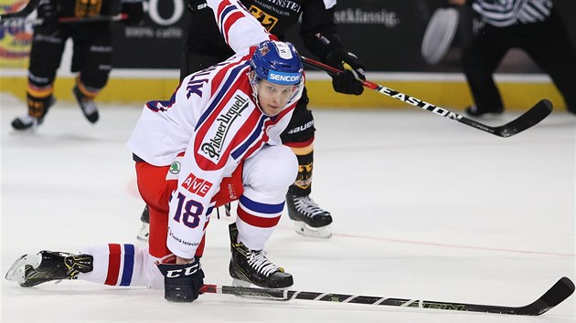 Dominik Kubalk bhem utkn Euro Hockey Challenge s Nmeckem.