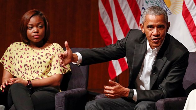Barack Obama v pondl enil na univerzit v Chicagu (24. dubna 2017)