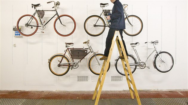 Milovnk historickch jzdnch kol Pavel Eli pipravuje stlou expozici vnovanou starm bicyklm v libereckm Technickm muzeu.