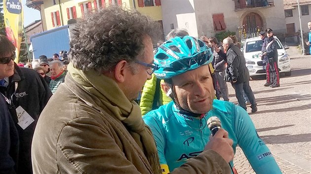 Michele Scarponi ped startem svho poslednho zvodu. Za 24 hodin ho smetlo pi trninku v jeho roditi nkladn auto