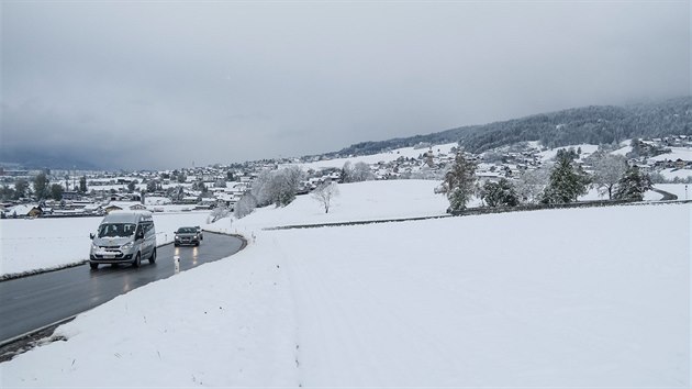 Nezvykle chladn poas doprovzen snenm trp i idie v Tyrolsku (19. dubna 2017).