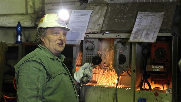 Tba uranu ve stedn Evrop kon. Z dolu Ron v Doln Ronce na rsku vyjel posledn vozk naplnn rudou. (27. dubna 2017)