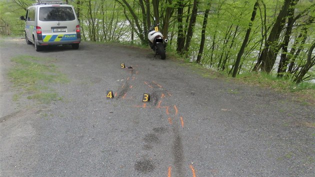 Policist hledaj svdky nehody, kter se stala 25. dubna mezi obcemi Slapy a Tebenice.