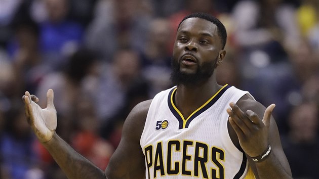 Lance Stephenson z Indiany bhem souboje s Clevelandem.