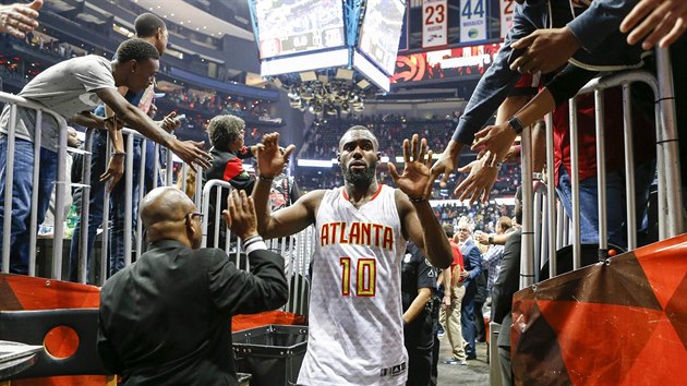 Tim Hardaway Jr. slav s fanouky Atlanty vhru nad Washingtonem.