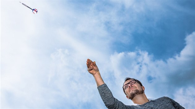 Aleš Kotlár pořádá charitativní turnaj v šipkách, jehož výtěžek přispěje na léčbu dítěte, už potřetí.