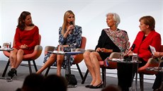 Ivanka Trumpová (druhá zleva) na konferenci o enách v podnikání v Berlín. Na...