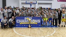 Basketbalistky USK Praha slaví český titul. Posedmé za sebou. Basketbalistky USK Praha slaví český titul. Posedmé za sebou.