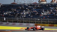 Sebastian Vettel při druhém tréninku na Velkou cenu Ruska. Sebastian Vettel při druhém tréninku na Velkou cenu Ruska.
