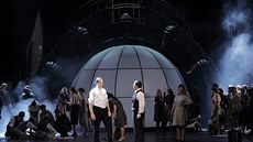 Scéna z Kalíkovy opery Krakatit v Národním divadle