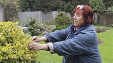 Nejvíc času tráví Anna Jarošová na své zahradě, hlavně na jaře tam každý den... Nejvíc času tráví Anna Jarošová na své zahradě, hlavně na jaře tam každý den...
