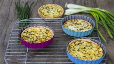 Mini quiche s bylinkami a balkánským sýrem