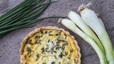 Mini quiche s bylinkami a balkánským sýrem Mini quiche s bylinkami a balkánským sýrem