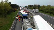 Řidič dodávky se zahraniční registrační značkou nepřežil u Brna hromadnou... Řidič dodávky se zahraniční registrační značkou nepřežil u Brna hromadnou...
