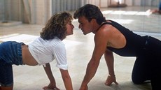 Jennifer Greyová a Patrick Swayze ve filmu Híný tanec